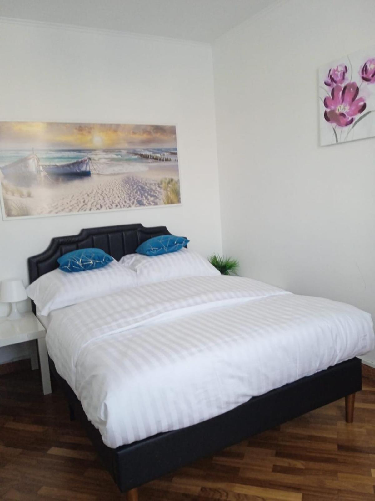 3-Bedroom Apt In Town Square Вроцлав Екстериор снимка