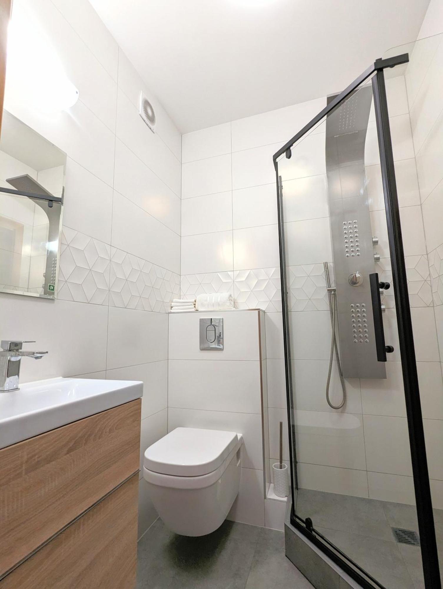 3-Bedroom Apt In Town Square Вроцлав Екстериор снимка