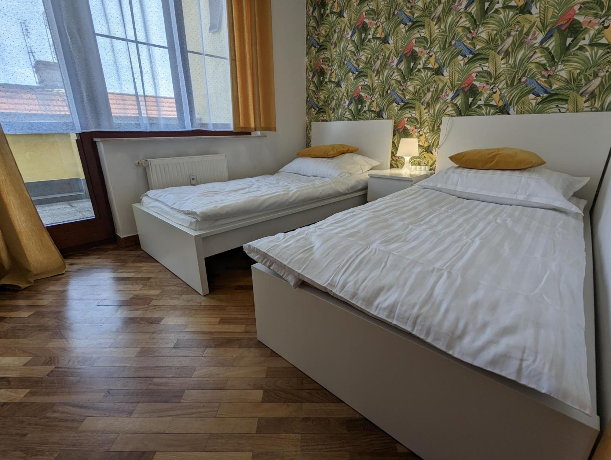 3-Bedroom Apt In Town Square Вроцлав Екстериор снимка
