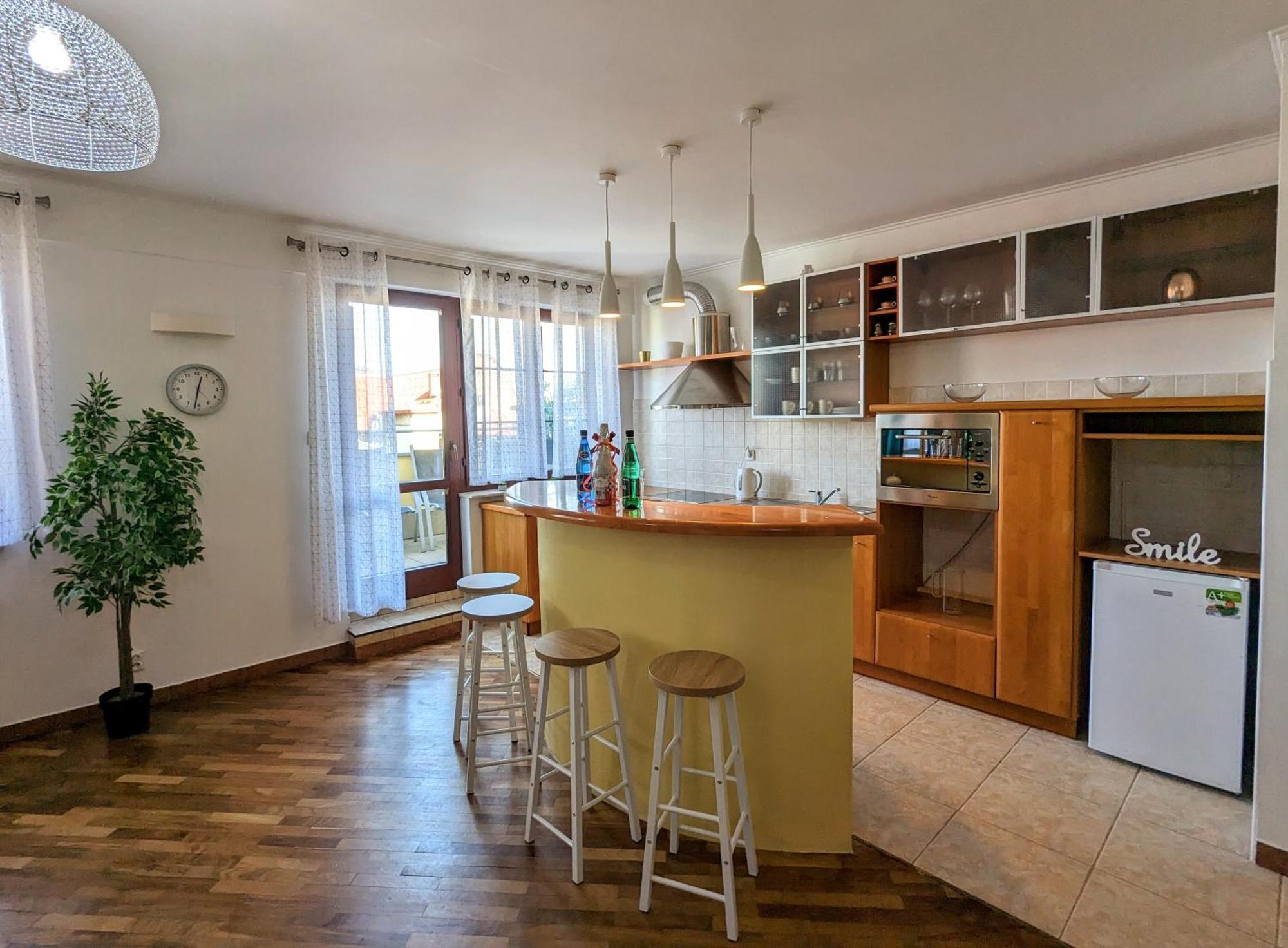 3-Bedroom Apt In Town Square Вроцлав Екстериор снимка