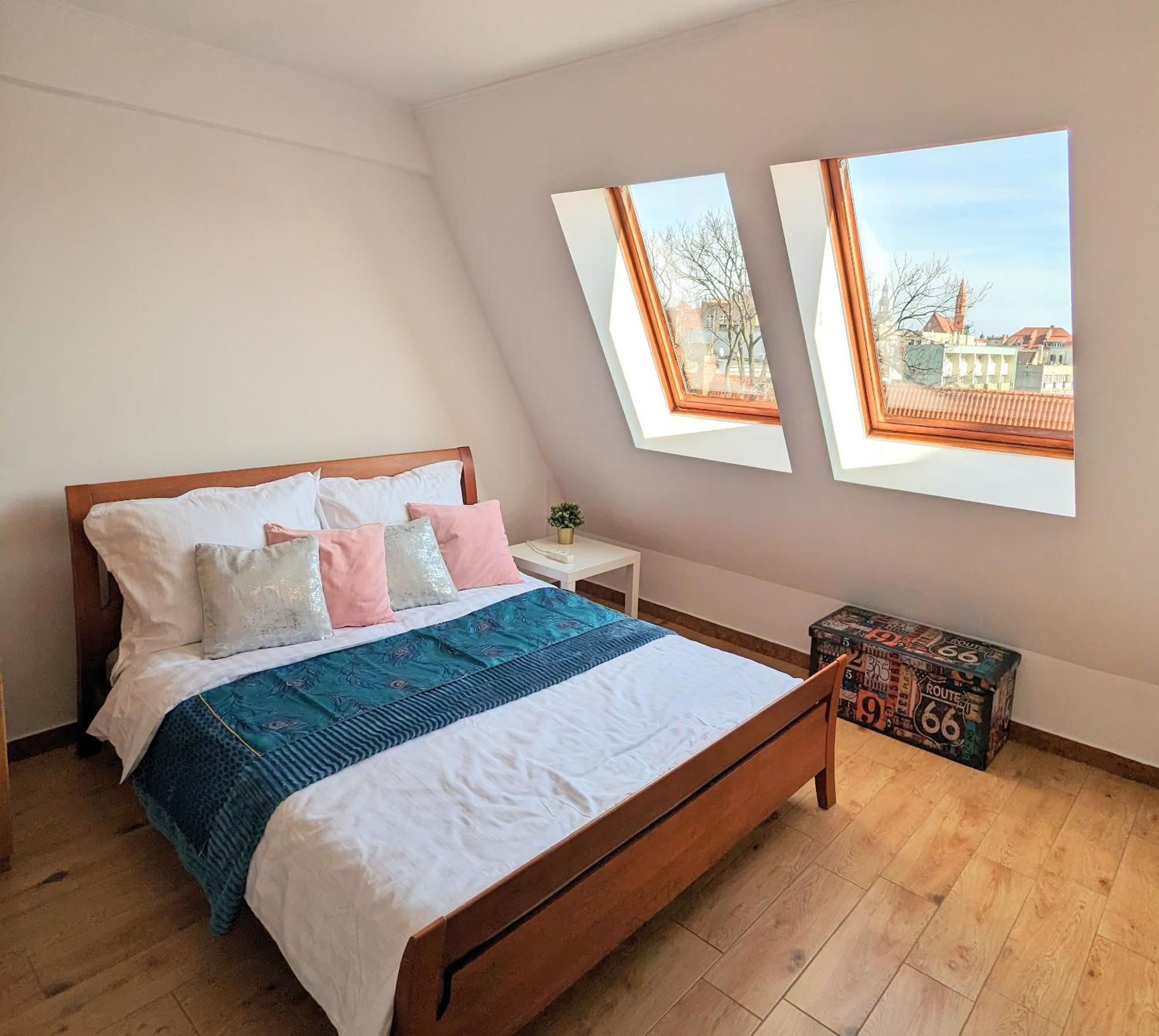 3-Bedroom Apt In Town Square Вроцлав Екстериор снимка